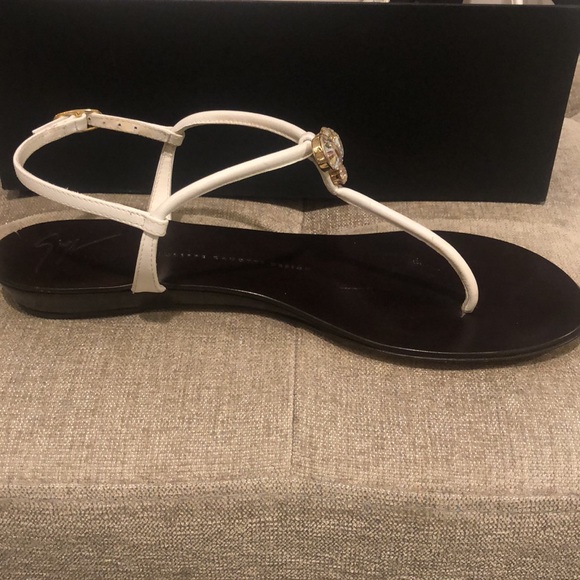 Giuseppe Zanotti crystal butterfly sandals - Picture 4 of 8